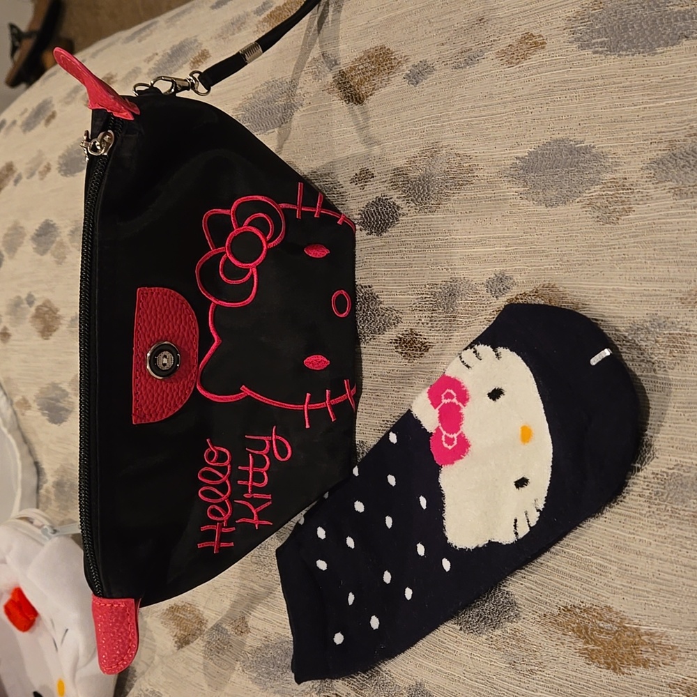 Hello Kitty large capacity waterproof wristlet bag with matching socks